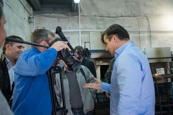 Компанию «АиР» с дружественным визитом посетил олимпийский чемпион-саночник Альберт Демченко.  - Промышленное клинковое производство. Компания «АиР»