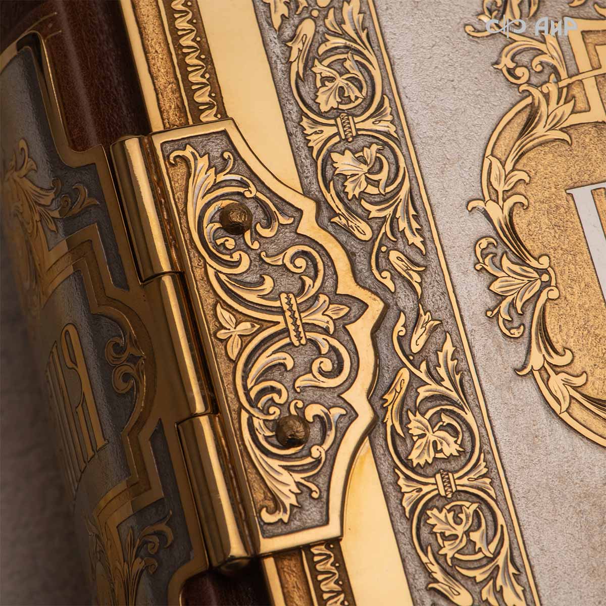 Библия в окладе, Артикул: 38900  - Компания «АиР»