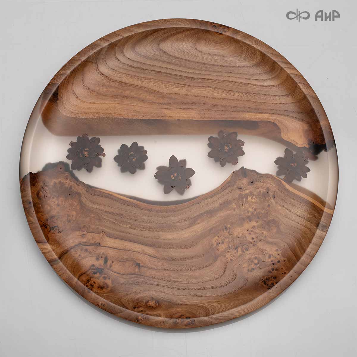 Тарелка Таганай, кап карагача, с шишками сосны, 35 см - Компания «АиР»