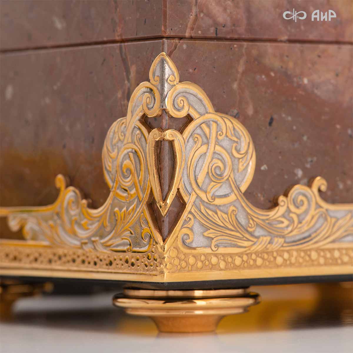 Шкатулка Стрекоза и лотос из яшмы и агата, Артикул: 39044 * - Компания «АиР»