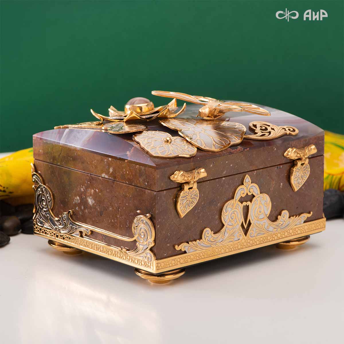 Шкатулка Стрекоза и лотос из яшмы и агата, Артикул: 39044 * - Компания «АиР»