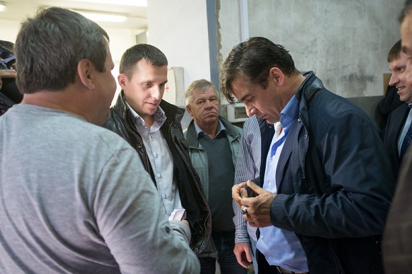 Компанию «АиР» с дружественным визитом посетил олимпийский чемпион-саночник Альберт Демченко.  - Промышленное клинковое производство. Компания «АиР»