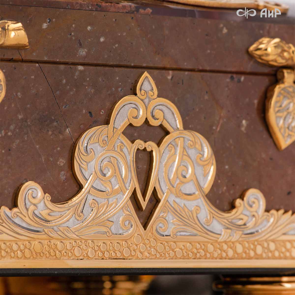 Шкатулка Стрекоза и лотос из яшмы и агата, Артикул: 39044 * - Компания «АиР»