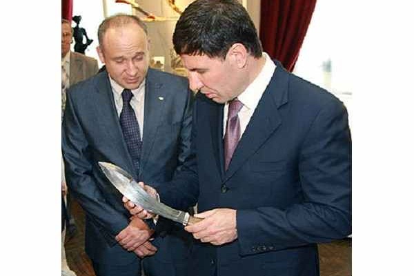 Компанию «АиР» посетил губернатор Челябинской области. - Промышленное клинковое производство. Компания «АиР» Компанию «АиР» посетил губернатор Челябинской области. - Промышленное клинковое производство. Компания «АиР»