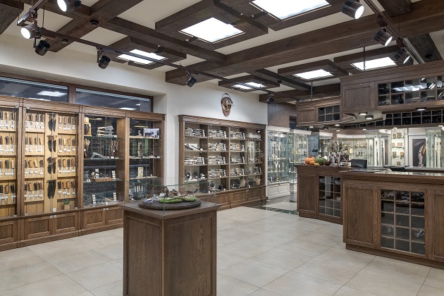 Изменение графика работы магазина «Живая сталь» в Златоусте осенью 2025 г. - Промышленное клинковое производство. Компания «АиР»