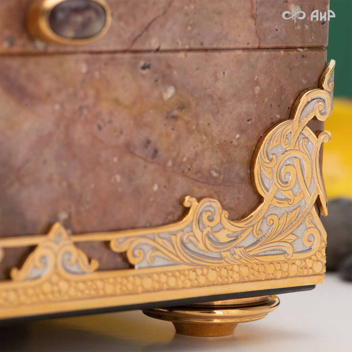 Шкатулка Стрекоза и лотос из яшмы и агата, Артикул: 39044 * - Компания «АиР»