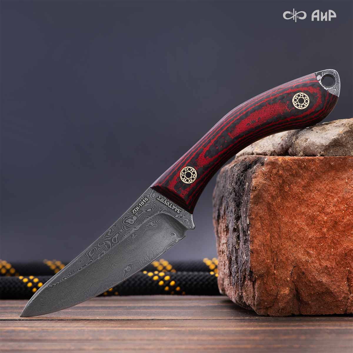 Шейный (карбон зебра красный, мозаичные пины) дамасская сталь ZDI-1016 - Компания «АиР»