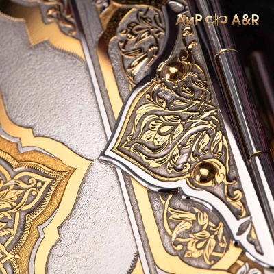 Коран на арабском языке в окладе с зелеными алпанитами, Артикул: 37188 - Компания «АиР»