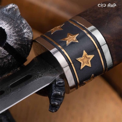 Композиция Пират Воробей с сигарой (ореховый кап, золото, серебро), дамасская сталь ZDI-1016 - Компания «АиР»