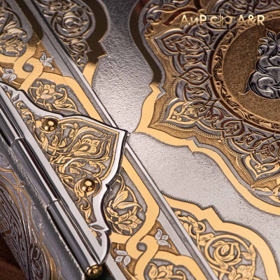 Коран на арабском языке в окладе с зелеными алпанитами, Артикул: 37188 - Компания «АиР»