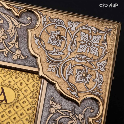 Икона Божией Матери Всецарица (Пантанасса) в окладе и киоте, Артикул: 39149 - Компания «АиР»