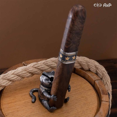 Композиция Пират Воробей с сигарой (ореховый кап, золото, серебро), дамасская сталь ZDI-1016 - Компания «АиР»