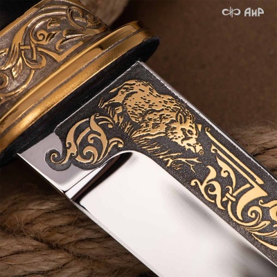 Нож Бекас с сюжетом Семейство лесных кабанов, комбинированные ножны, Артикул: 38938 - Компания «АиР»