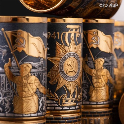  Набор 80 лет Великой Победы (нож Финка-2 с золотом, 40Х10С2М, стопка) Артикул: 39063, 39064 - Компания «АиР»