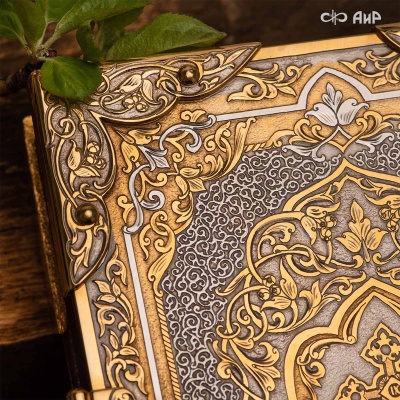 Святое Евангелие в красках Палеха, в окладе, Артикул: 38716 - Компания «АиР»