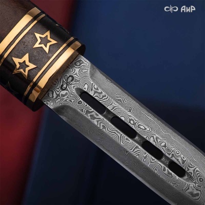 Композиция Фидель с сигарой, ореховый кап, золото, черный никель, дамасская сталь ZDI-1016, Артикул: AF0000025163 - Компания «АиР»