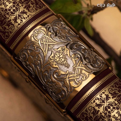 Святое Евангелие в красках Палеха, в окладе, Артикул: 38716 - Компания «АиР»