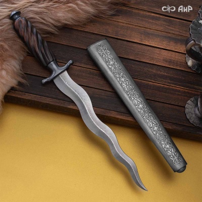 Кинжал с пламенеющим клинком, Артикул: 39279 - Компания «АиР»