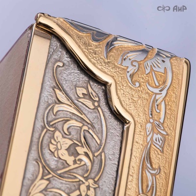 Икона Божией Матери Всецарица (Пантанасса) в окладе и киоте, Артикул: 39149 - Компания «АиР»